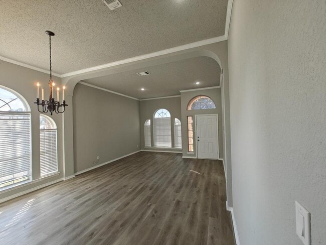 Building Photo - 8504 Pebblebrook Dr