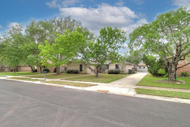 Building Photo - 3121 Seafoam Dr