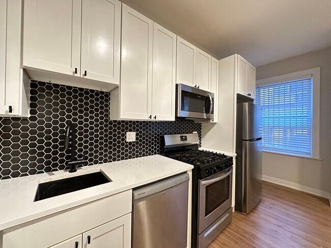 Foto del edificio - 651 W Wrightwood Ave
