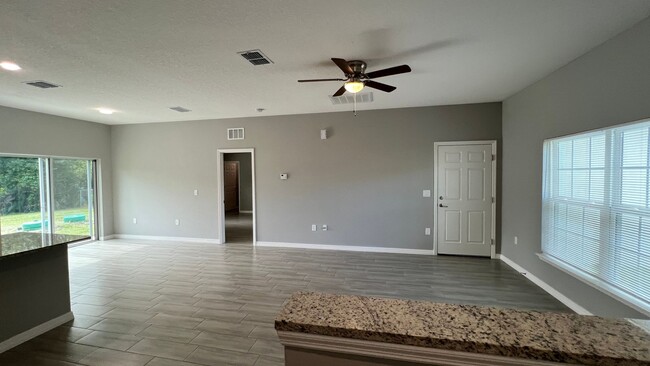 Building Photo - Charming 3 Bed/2 Bath Home in Palm Bay!!!