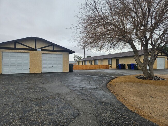 Building Photo - 12363 Redwing Rd