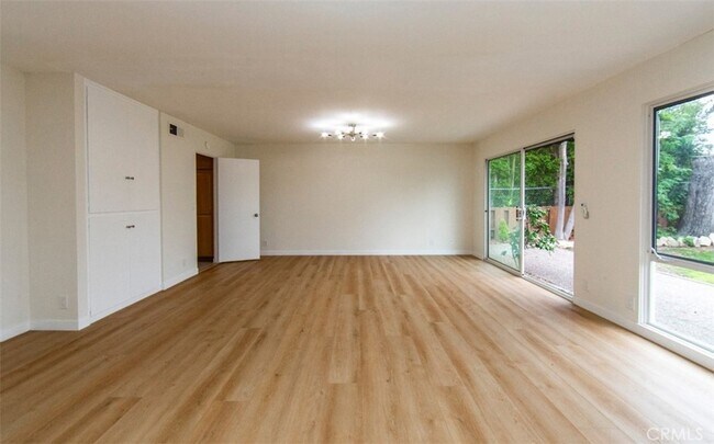 Foto del edificio - 27845 Hawthorne Blvd