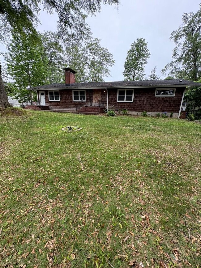 Building Photo - 114 Brookside Rd