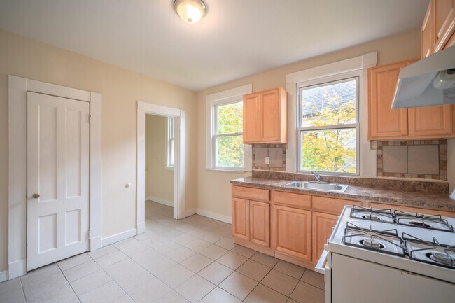 Foto del edificio - 693 Dixwell Ave
