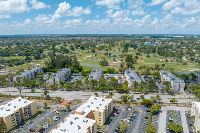 Building Photo - Las Brisas at Country Club of Miami