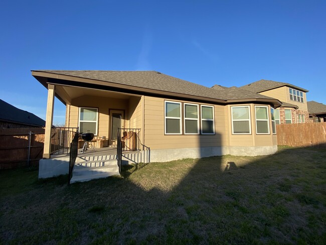 Building Photo - 836 Olive Ln