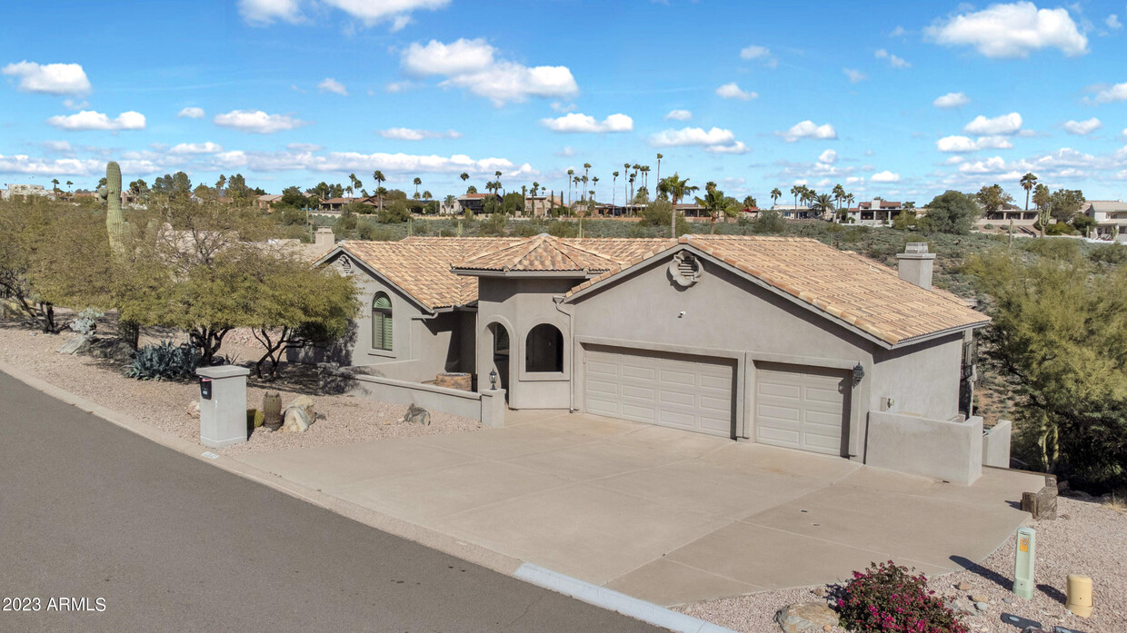 Primary Photo - 10845 N Pinto Dr