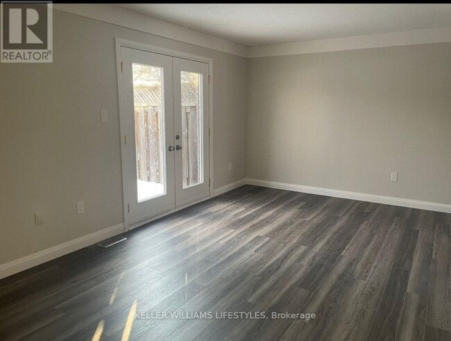 Photo du bâtiment - 70 Chapman Ct