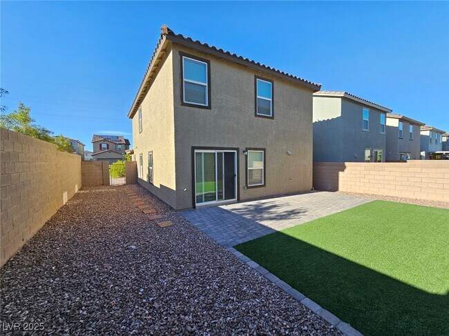 Foto del edificio - 4597 Chirping Cricket Ave