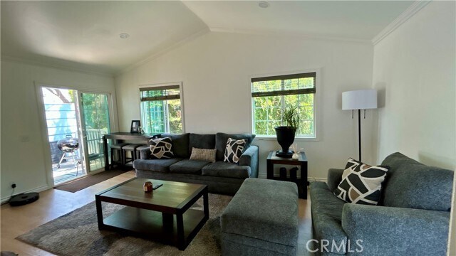 Foto del edificio - 7025 Glade Ave