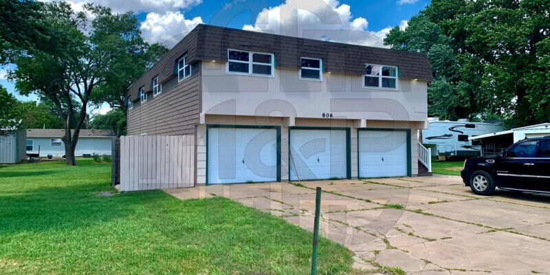 Primary Photo - Edwards St Triplex