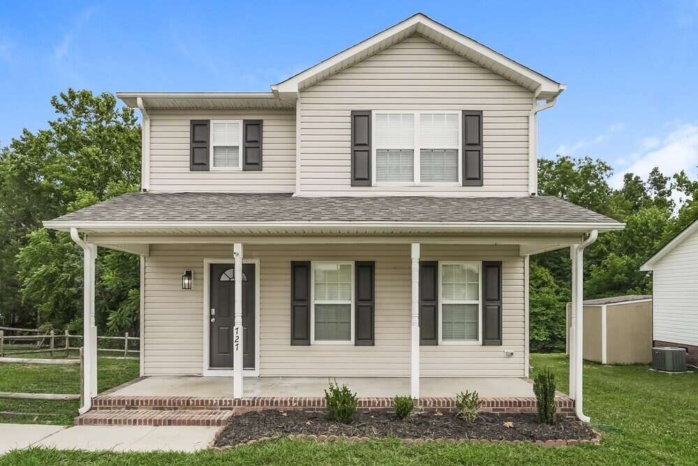 Primary Photo - 727 Loch Lomond Cir