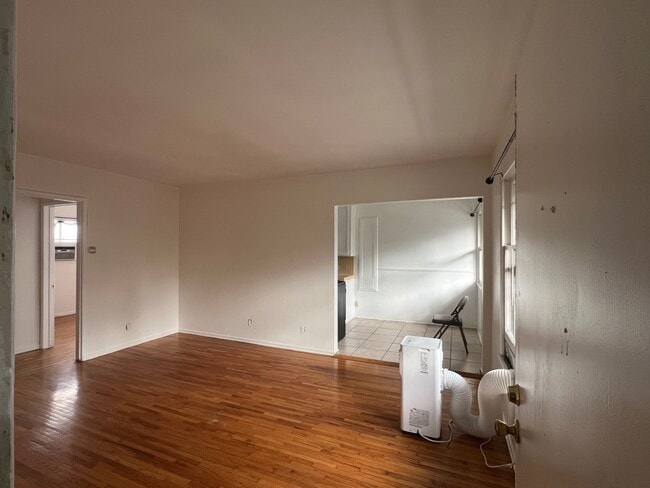 Foto del edificio - 873 N Hoover St