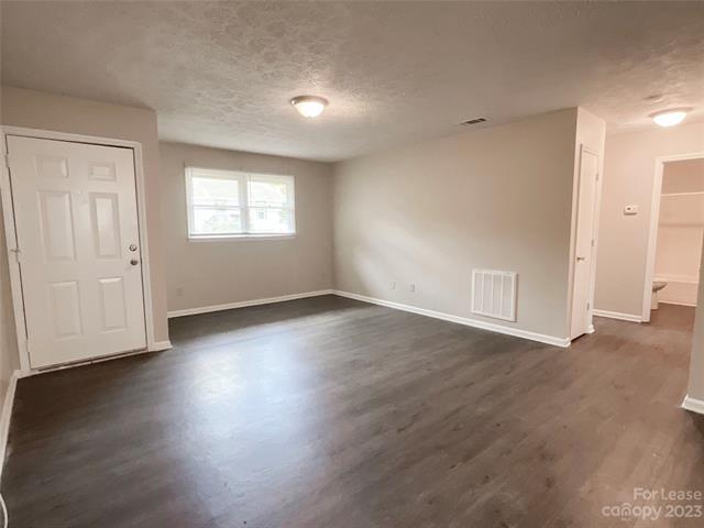 Building Photo - 322 E Sumter St