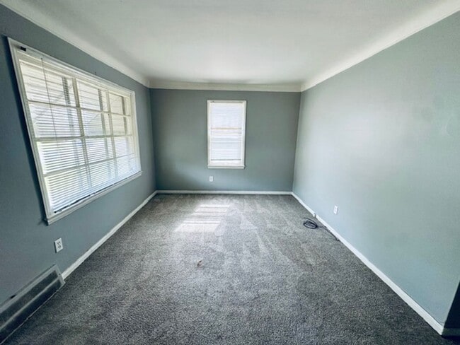 Building Photo - 3 Bedroom 1 Bathroom House For lease Welco...
