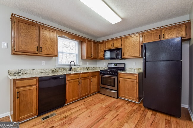 Building Photo - 3 Dene Dr