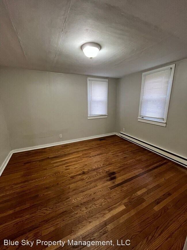 Building Photo - 2 br, 1 bath House - 106 E. Harvard Ave.