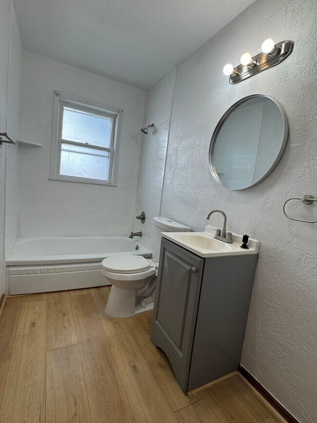 Foto del edificio - 813 SW E Ave