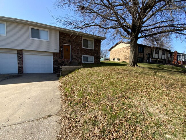 Building Photo - 1801-1803 Garden Dr