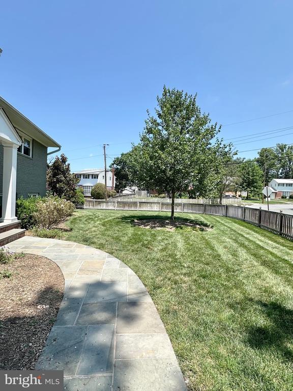 Building Photo - 2916 Mayer Pl