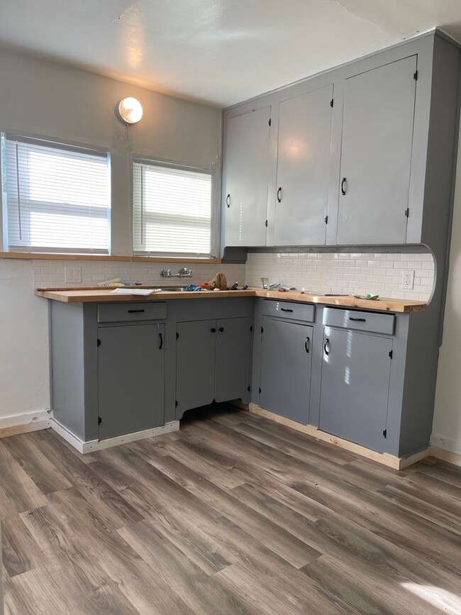 Building Photo - Rare One bedroom single family home