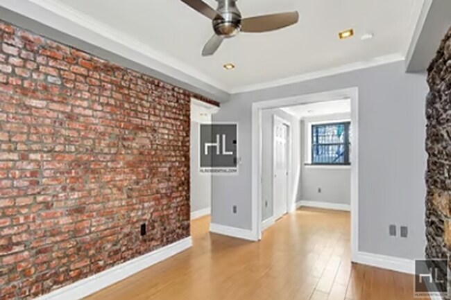 Foto del edificio - W 97TH ST.