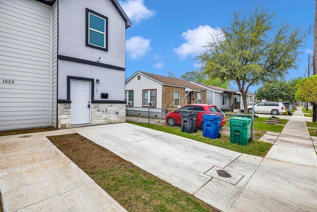 Foto del edificio - Beautiful Townhome in Downtown San Antonio...