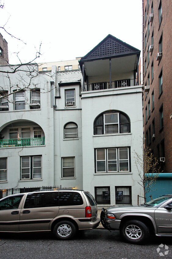 Building Photo - 241 W 75th St