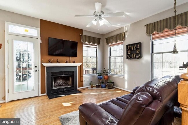 Foto del edificio - 47603 Comer Square