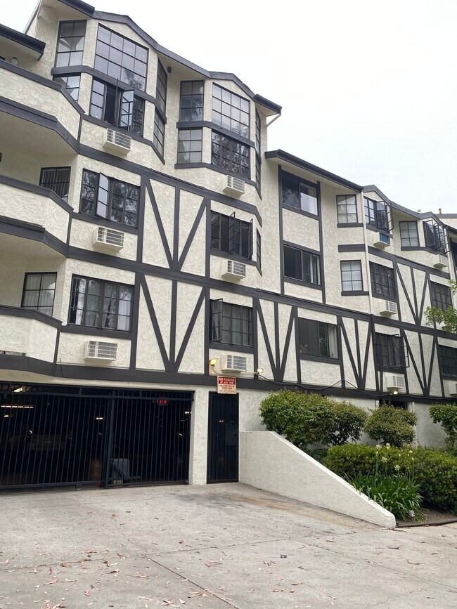 Foto del edificio - Diamond Head Apartments