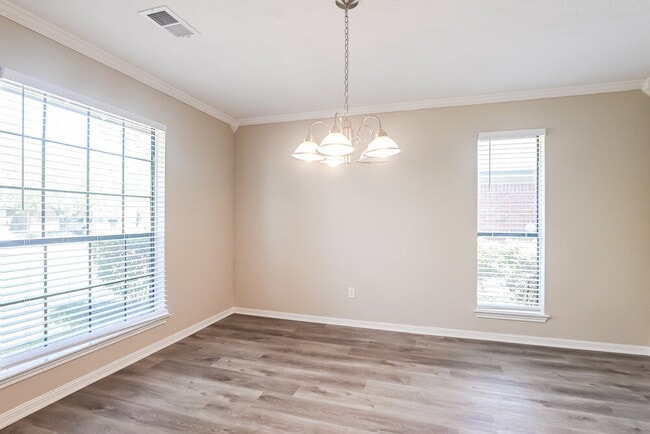 Foto del edificio - 14118 Double Pine Dr