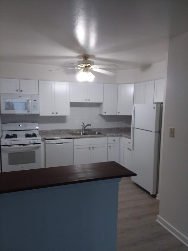 Kitchen - 17 W Grove St