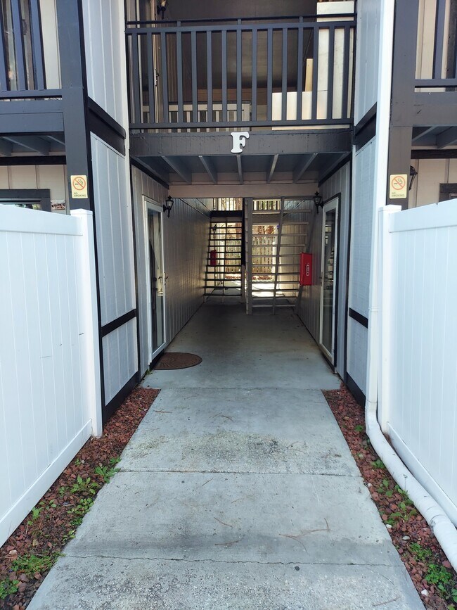 Foto del edificio - 950 Forestbrook Rd