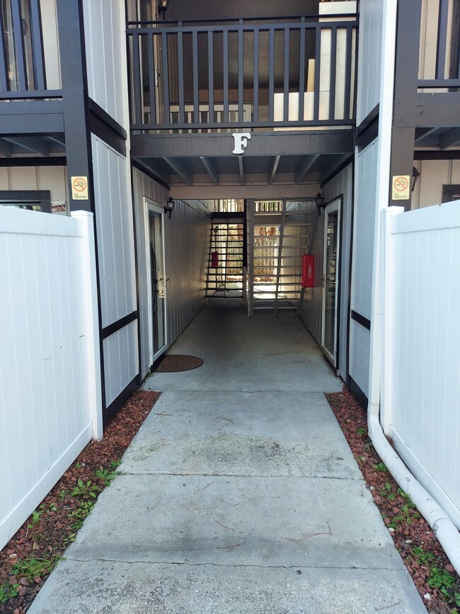 Building Photo - 950 Forestbrook Rd