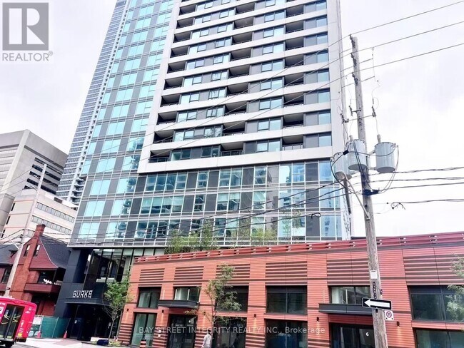 Photo du bâtiment - 609 Sherbourne St