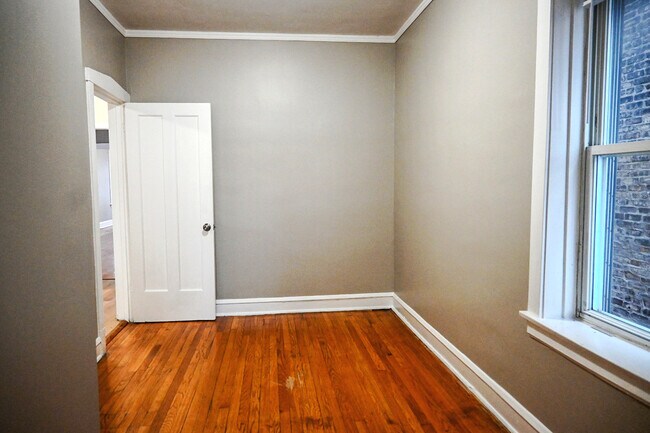 Building Photo - 5527 W Potomac Ave