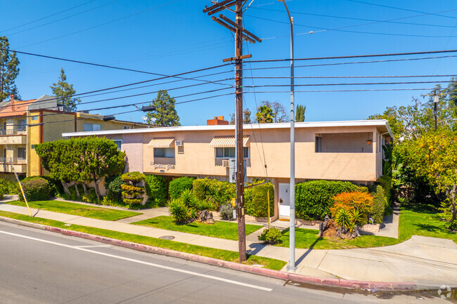 Building Photo - 12159 Magnolia Blvd