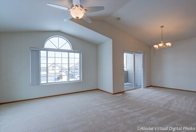 Building Photo - 6594 Whispering Loop