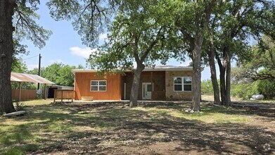 Building Photo - 305 Remuda Dr