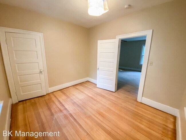 Building Photo - 3 br, 1 bath House - 472 Maple Street