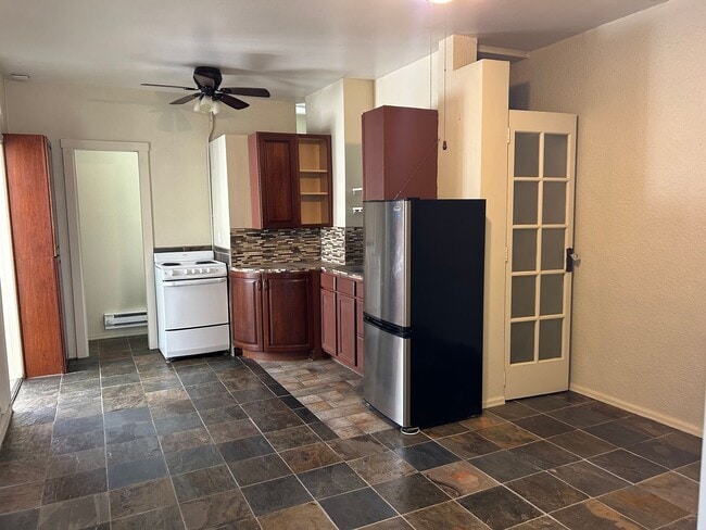 Building Photo - 1-Bedroom in Quiet 4-Plex near Ivywild