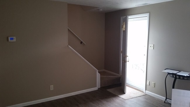 Building Photo - 618 Ramblewood Ct