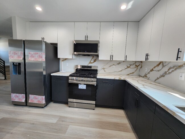 Foto del edificio - 2225 S Highland Ave