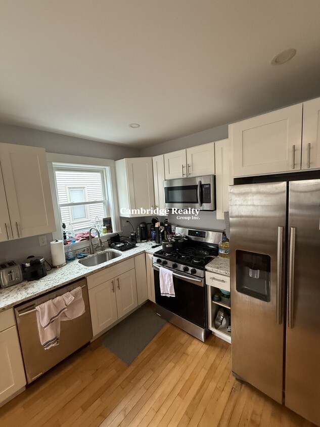 Primary Photo - 6 Durham St