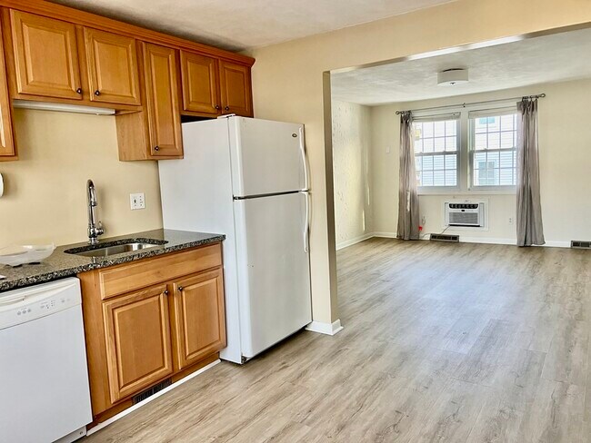 Building Photo - 7 Montvale St