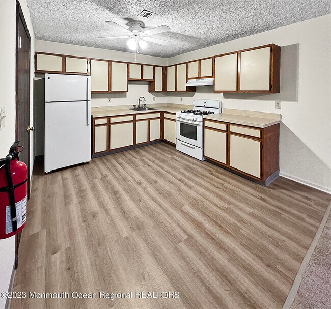 Foto del edificio - 2510 Belmar Blvd