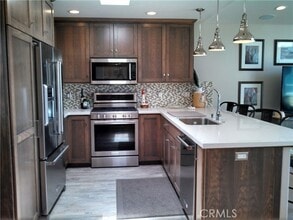 Building Photo - 2500 Main St