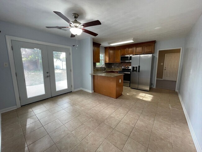 Foto del edificio - AVAILABLE NOW! 4 BEDROOM 2 BATH SINGLE FAMILY HOME IN CAROLLANE FARMS