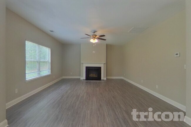 Foto del edificio - 2102 Farmdale Ct NE