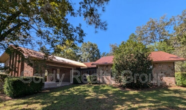Building Photo - 2826 Dilmore Rd